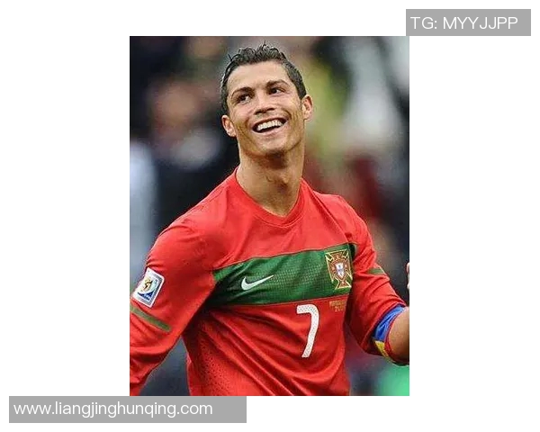 2014年世界杯足球明星卡片集：回顾经典瞬间与球星风采